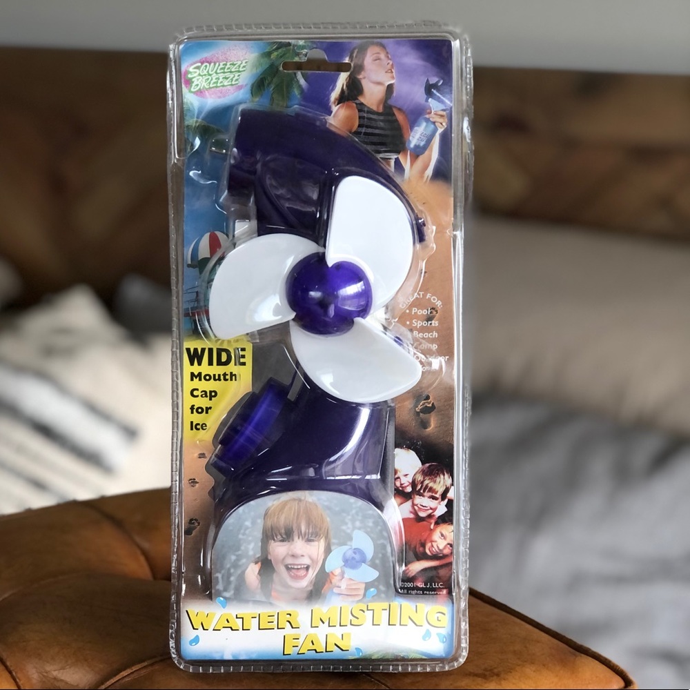 ✨NWT Squeeze Breeze Water Misting Fan✨